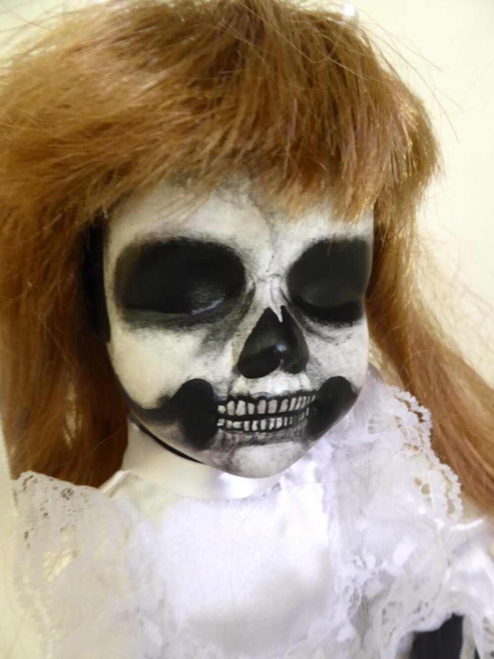 OOAK 11” KNEELING PRAYING SKELETON HORROR UNDEAD PORCELAIN DOLL PROP ODDITY - Picture 4 of 10